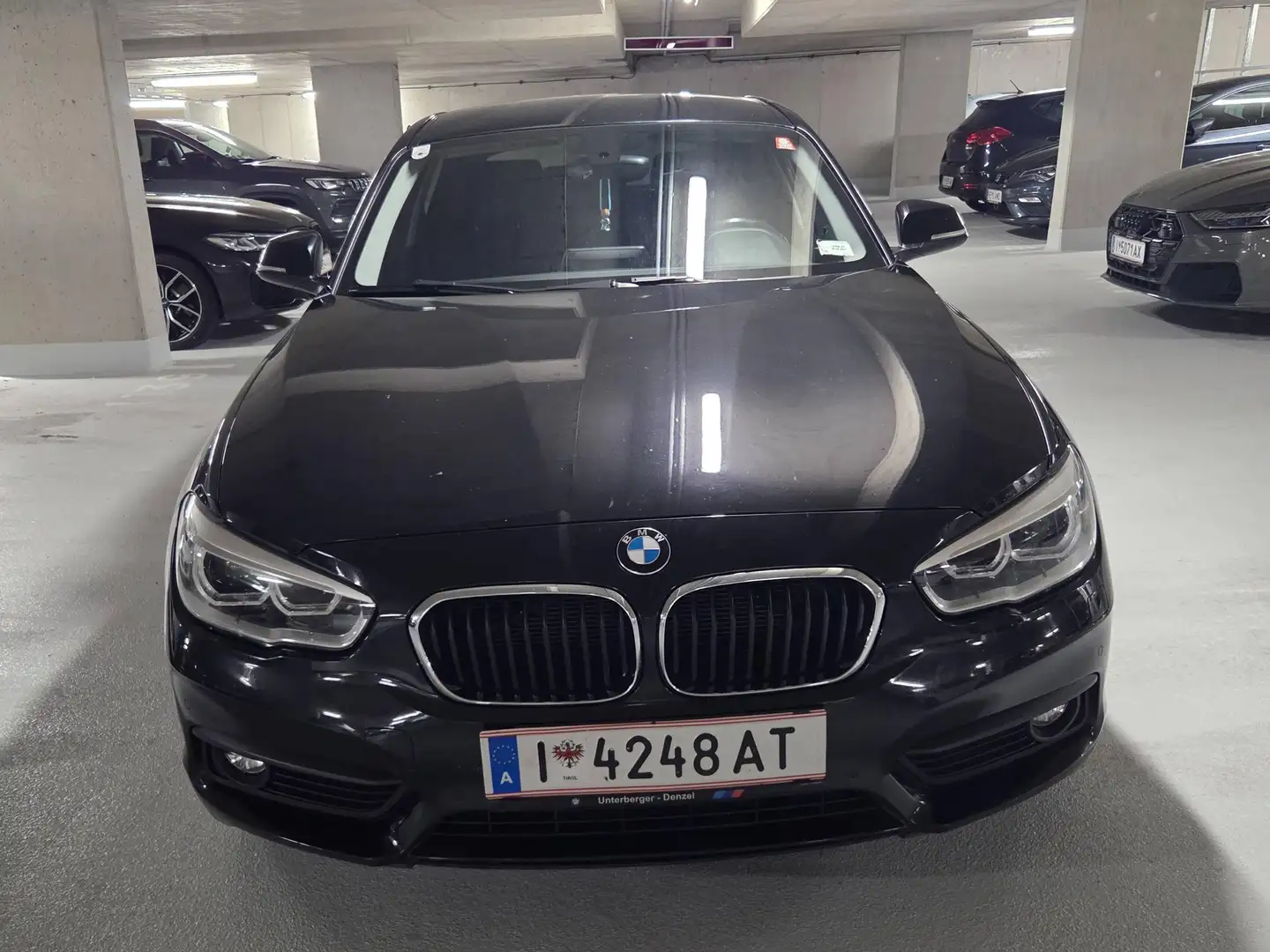 BMW 116 116i Advantage Schwarz - 1