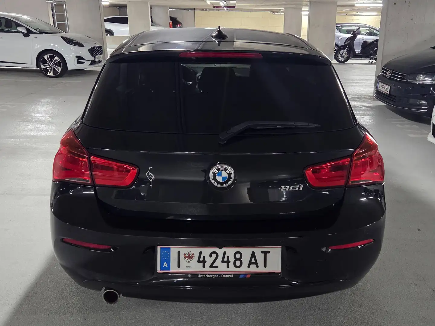 BMW 116 116i Advantage Schwarz - 2