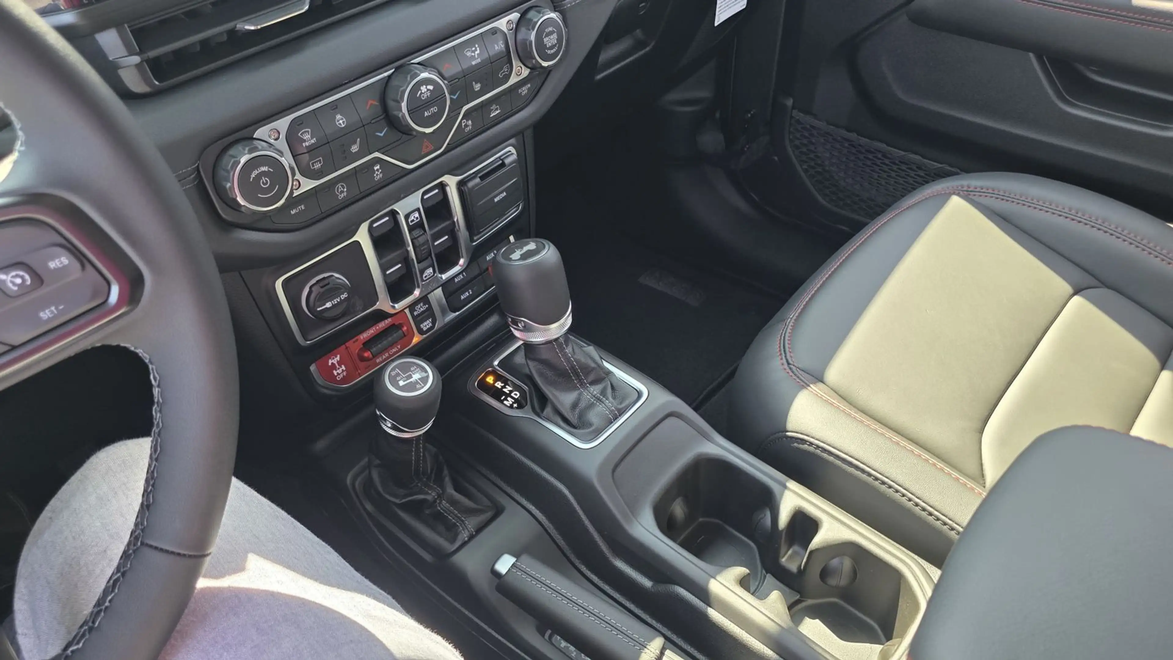 Jeep Wrangler Jeep Wrangler Rubicon X 3.6 V6 WARN-Winde — photo 12