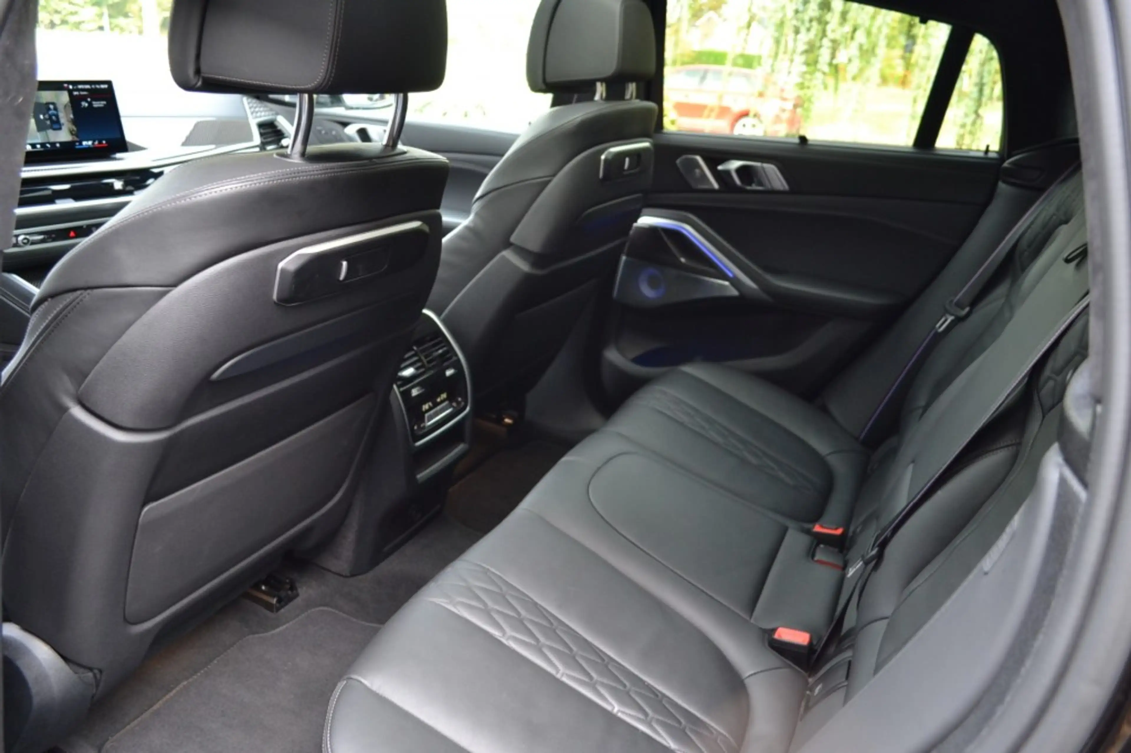 BMW X6 M60I B&W / Massage / NP 225.000,00 euro — photo 18