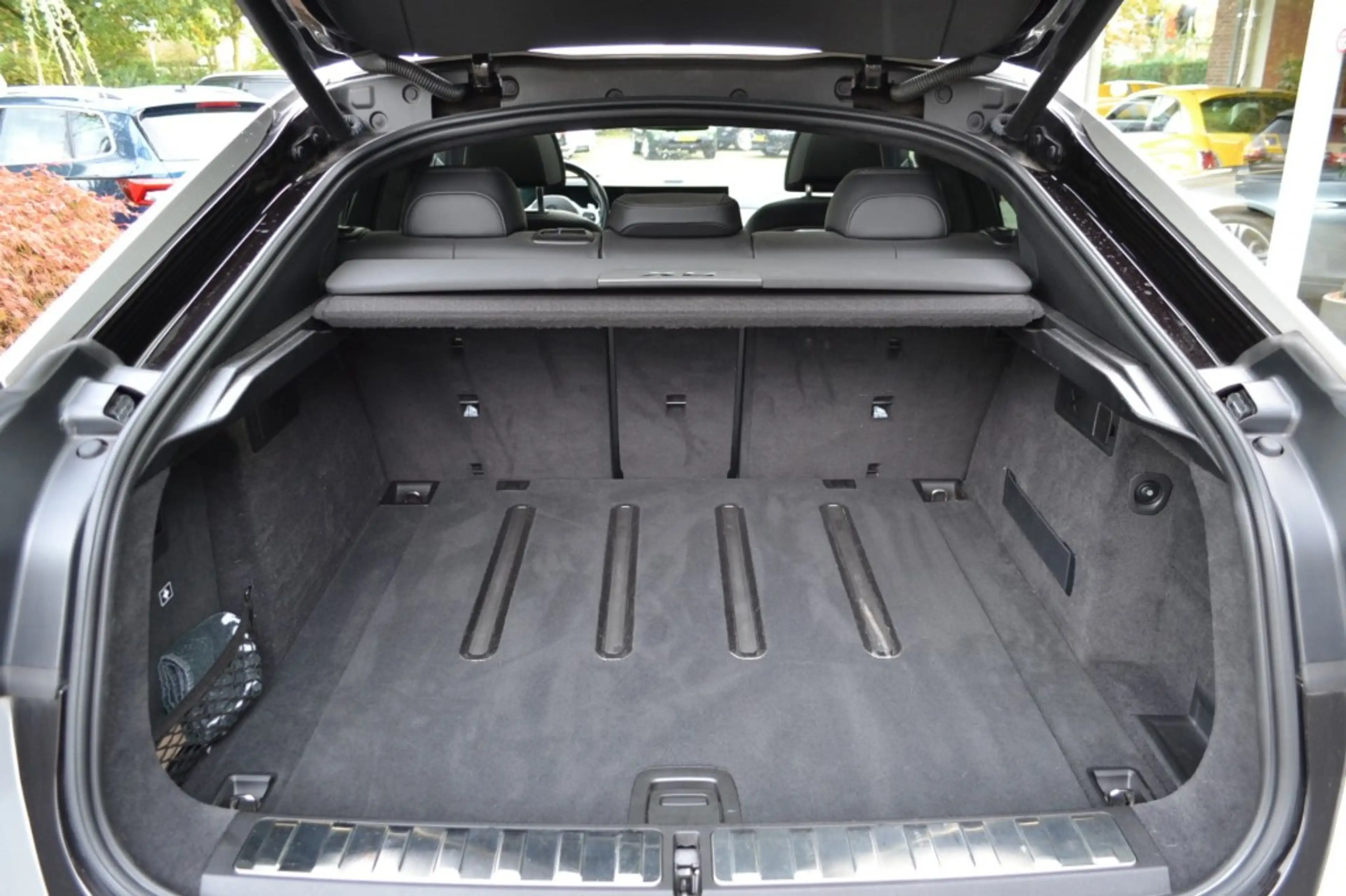 BMW X6 M60I B&W / Massage / NP 225.000,00 euro — photo 10