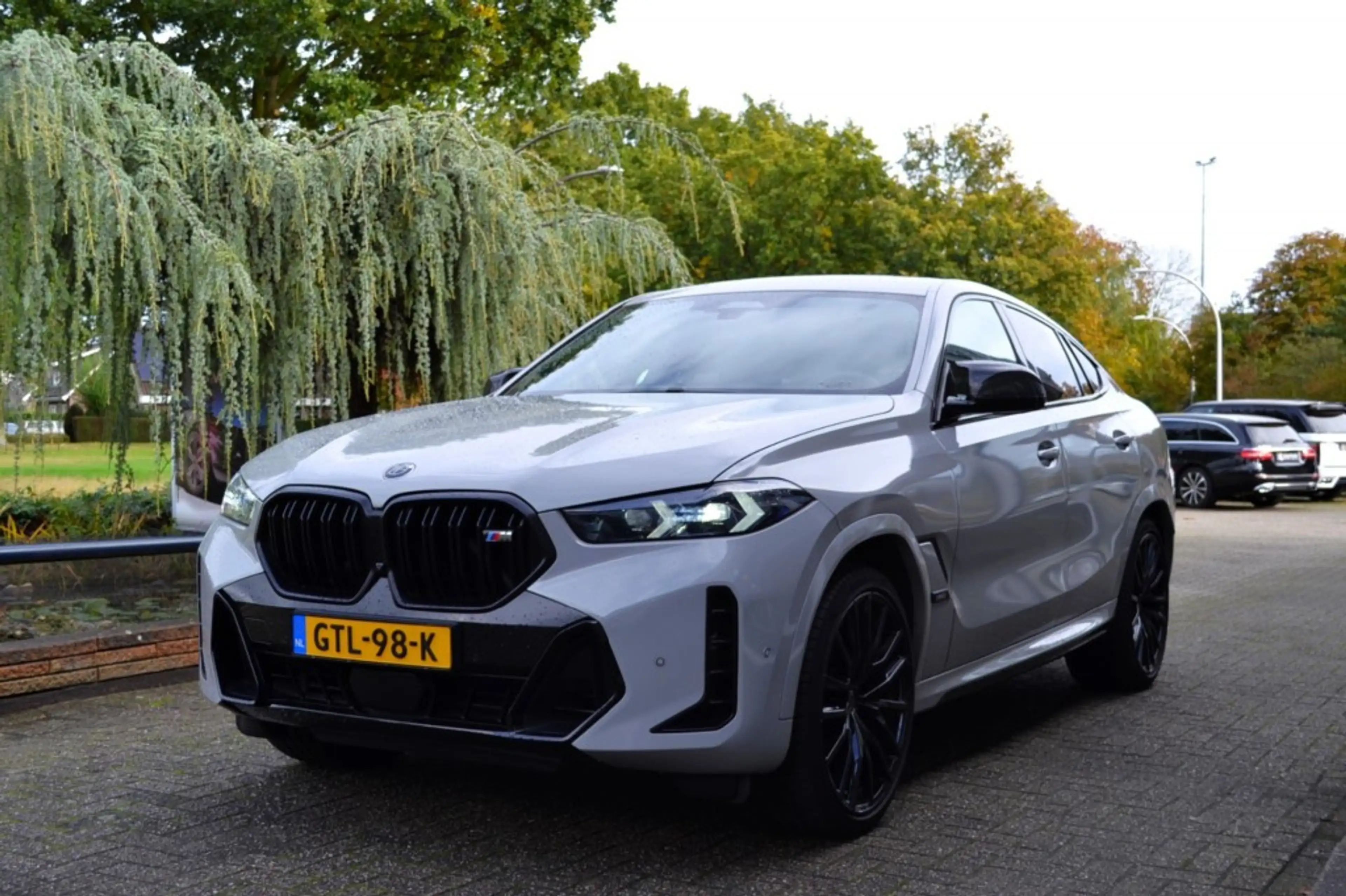 BMW X6 M60I B&W / Massage / NP 225.000,00 euro