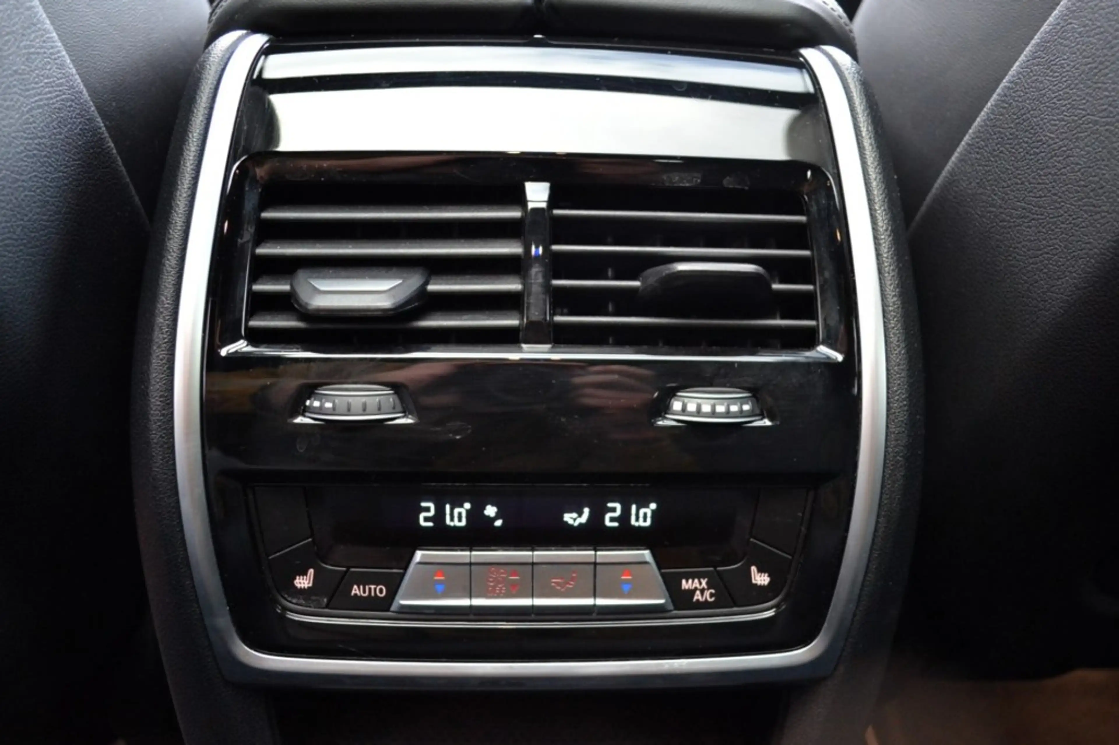 BMW X6 M60I B&W / Massage / NP 225.000,00 euro — photo 22