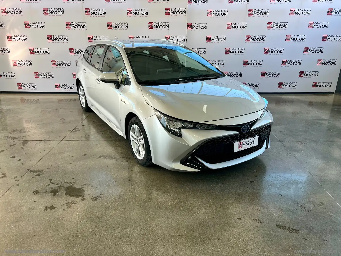 Toyota Corolla TS 1.8 Hybrid Style IVA ESPOSTA Grigio - 2