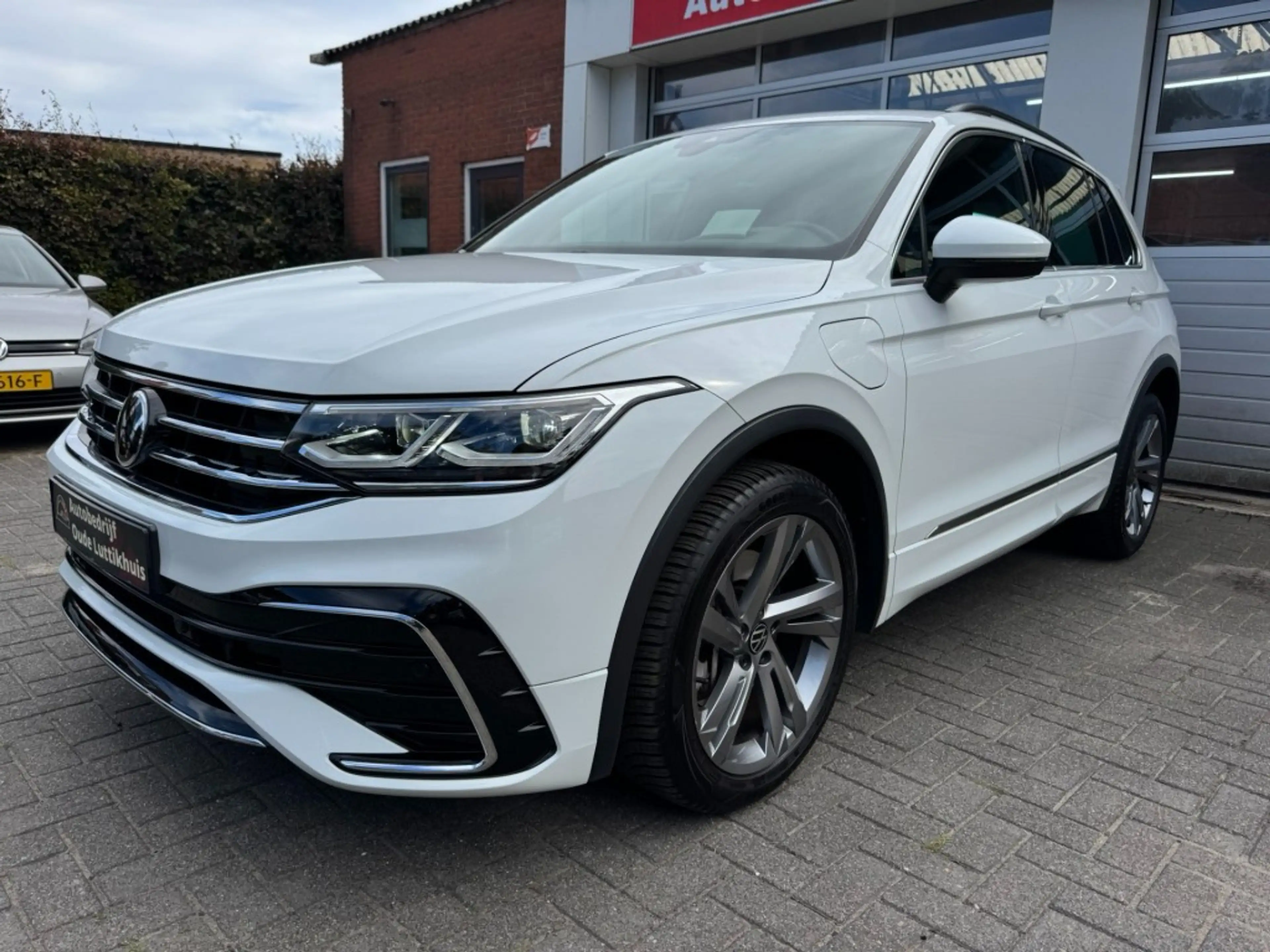 Volkswagen Tiguan 1.4TSI eHybrid 245PK R-Line Pano Camera Virtual IQ — photo 11