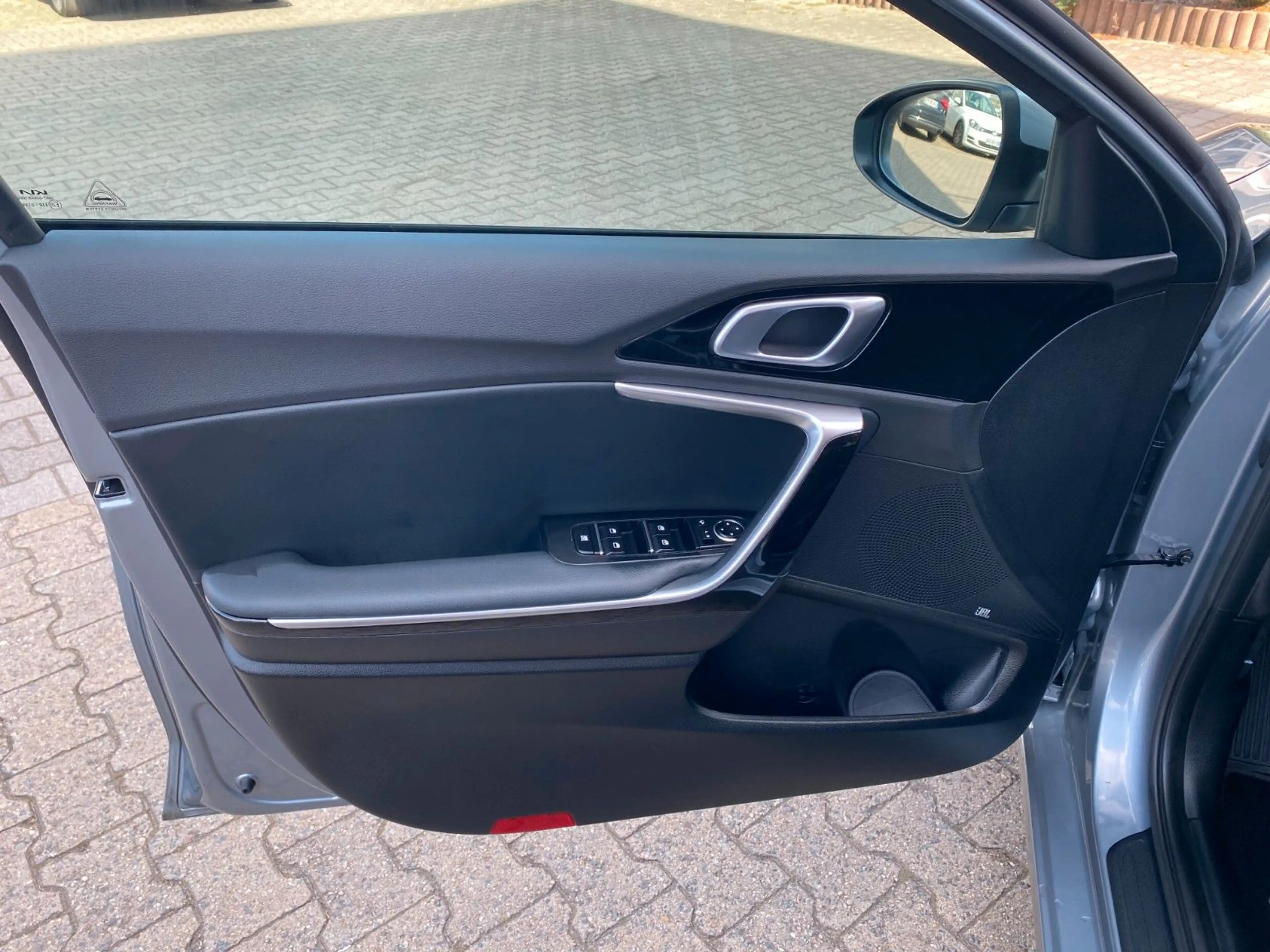Kia Ceed / cee'd Ceed Ultimate Edition/Automatik/JBL/LED — photo 11