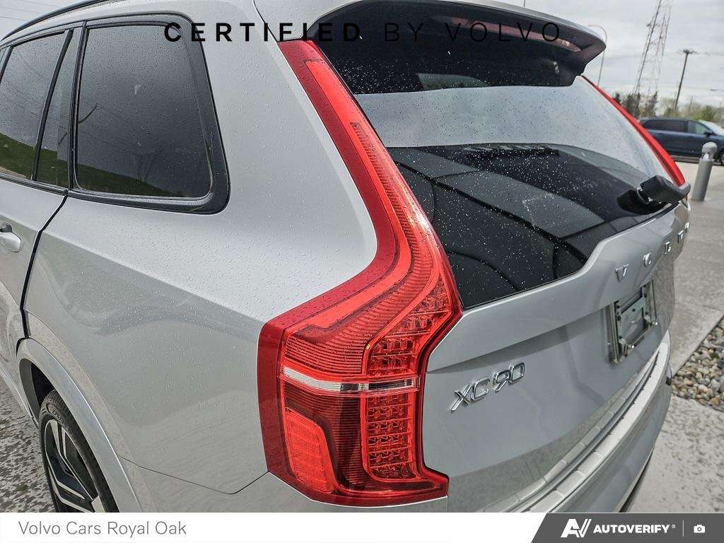 2023 Volvo XC90 Ultimate Dark Theme thumb 11
