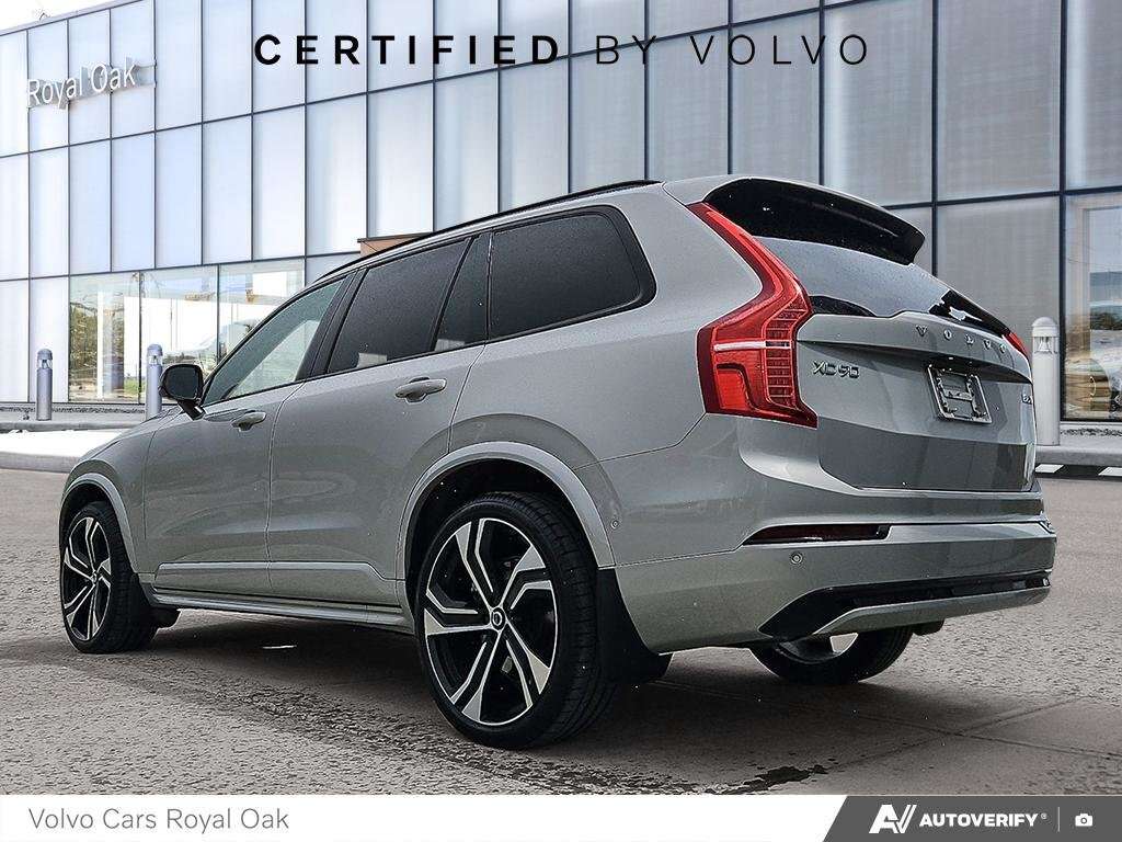 2023 Volvo XC90 Ultimate Dark Theme alt 4