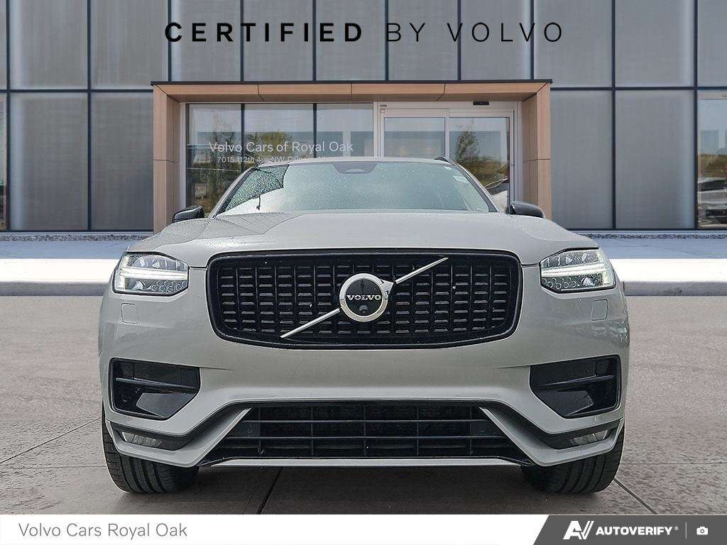 2023 Volvo XC90 Ultimate Dark Theme alt 2