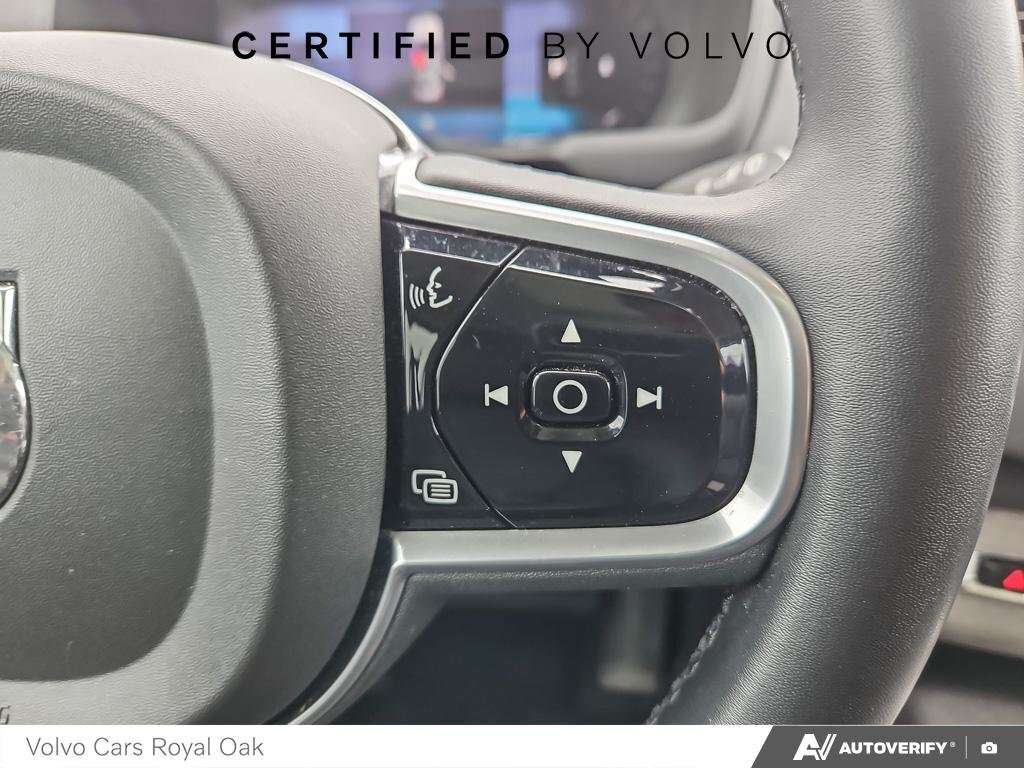 2023 Volvo XC90 Ultimate Dark Theme thumb 16