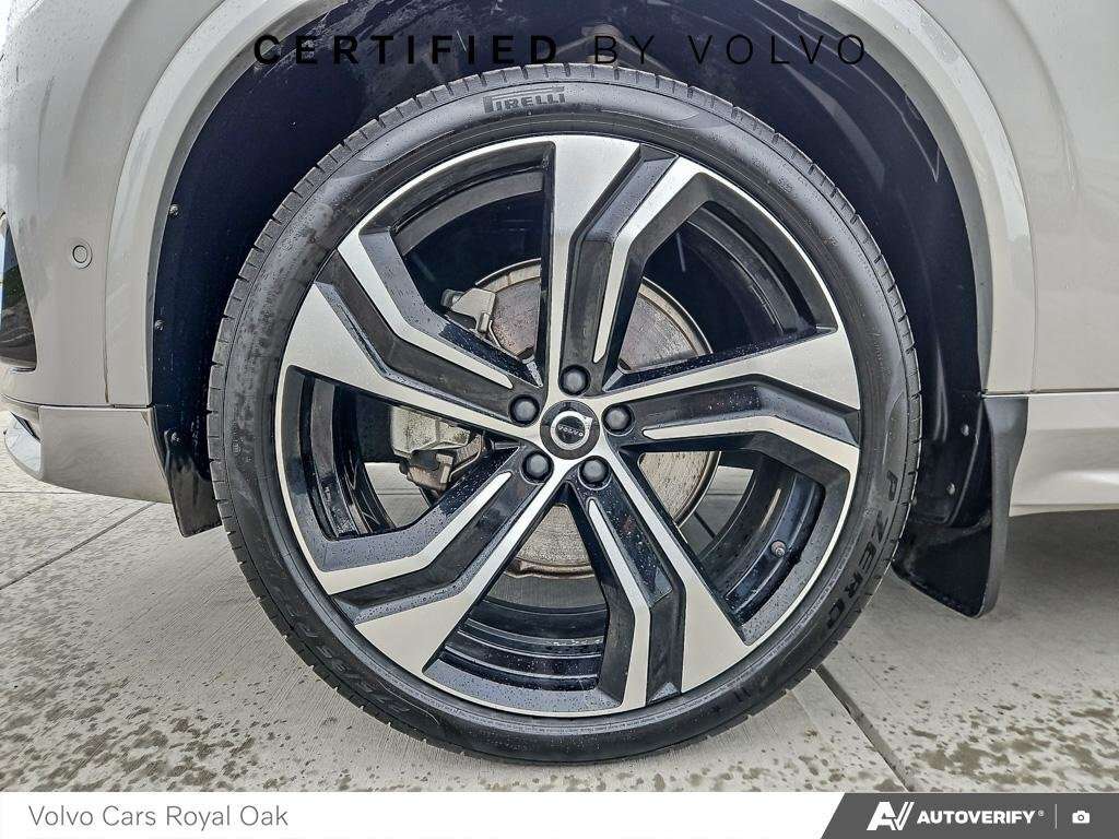2023 Volvo XC90 Ultimate Dark Theme thumb 6
