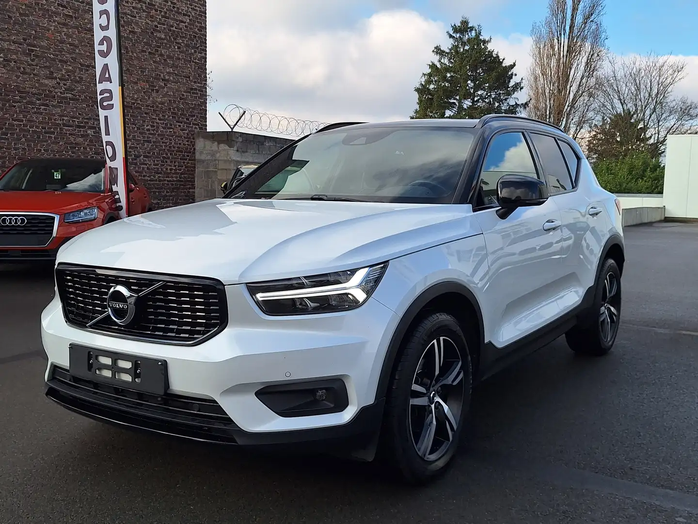 Volvo XC40 R-Design T3 *Boîte AUTO* Blanc - 1