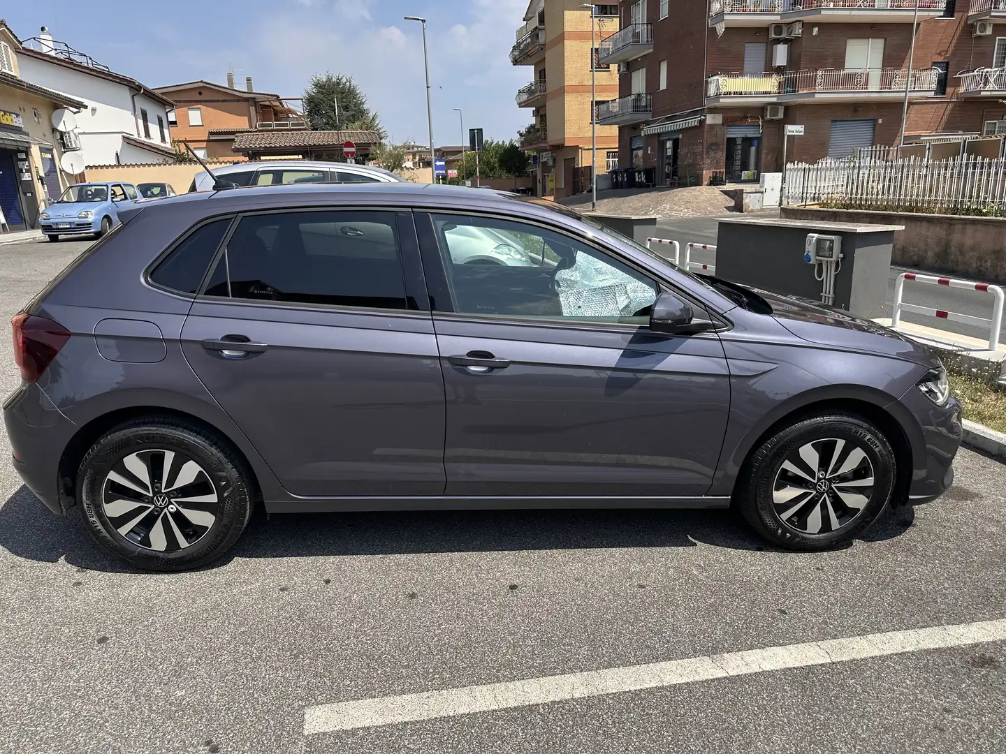 Volkswagen Polo Plus - 2