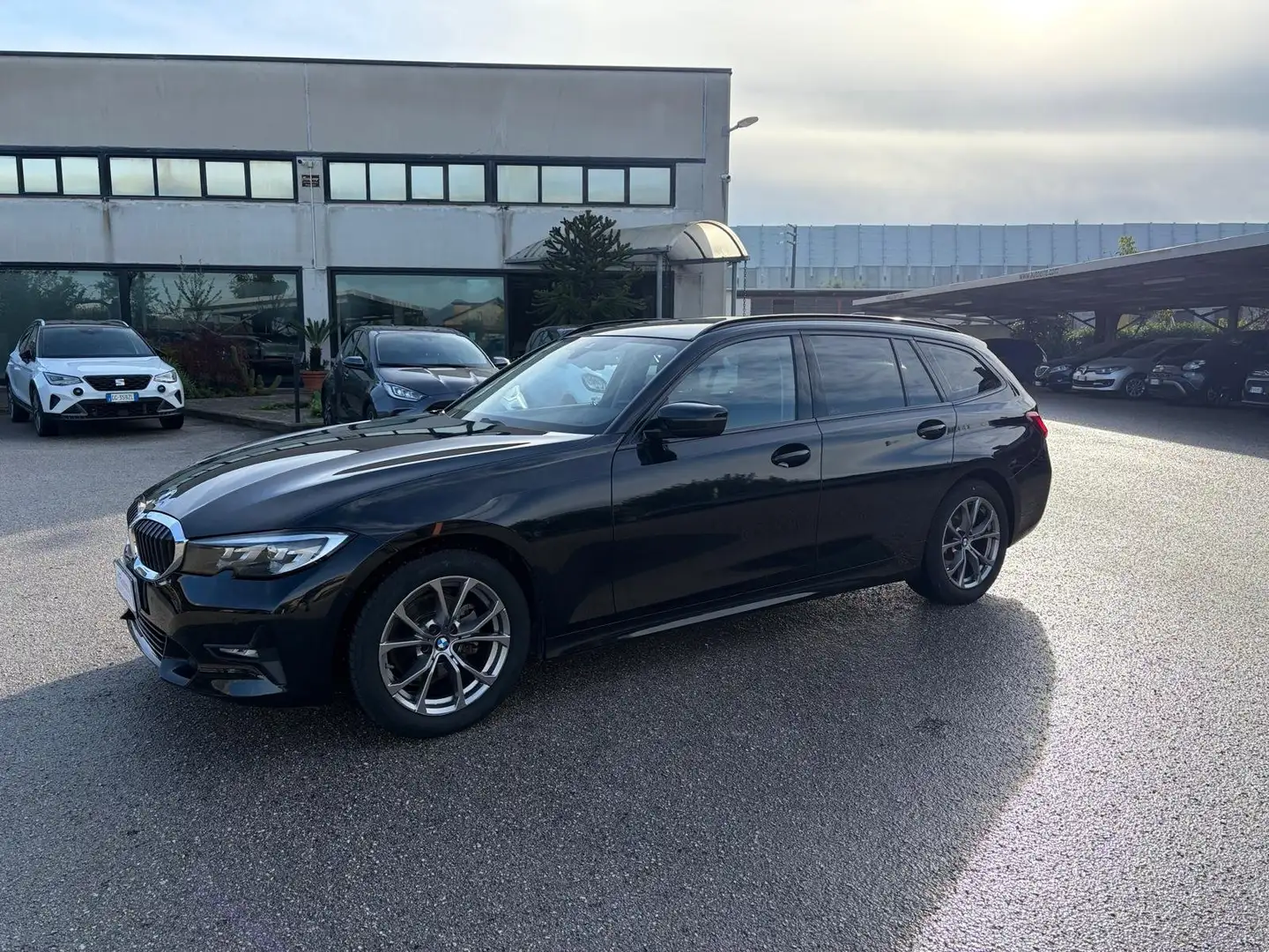 BMW 320 320d Touring Business Advantage auto Nero - 1
