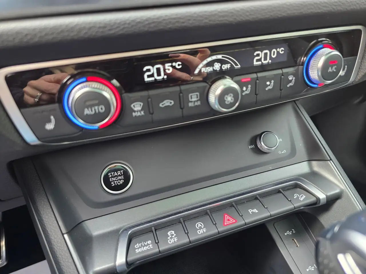 Audi Q3 снимка Audi Q3