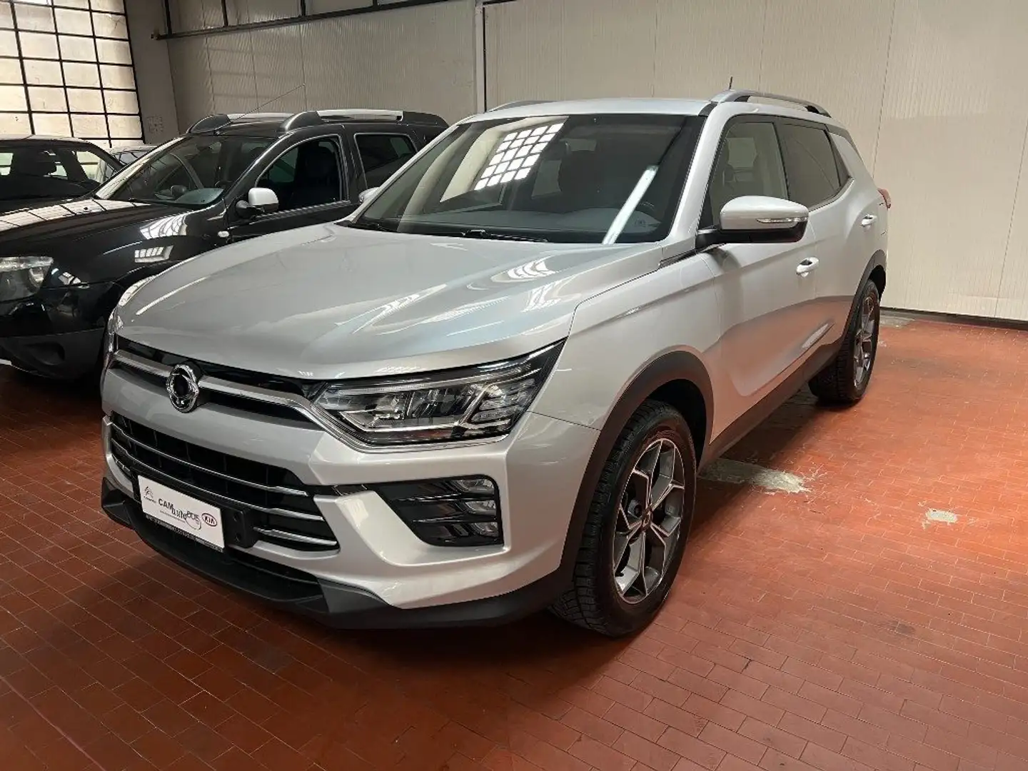 SsangYong Korando 1.5 GDI-Turbo 2WD Icon Srebrny - 1