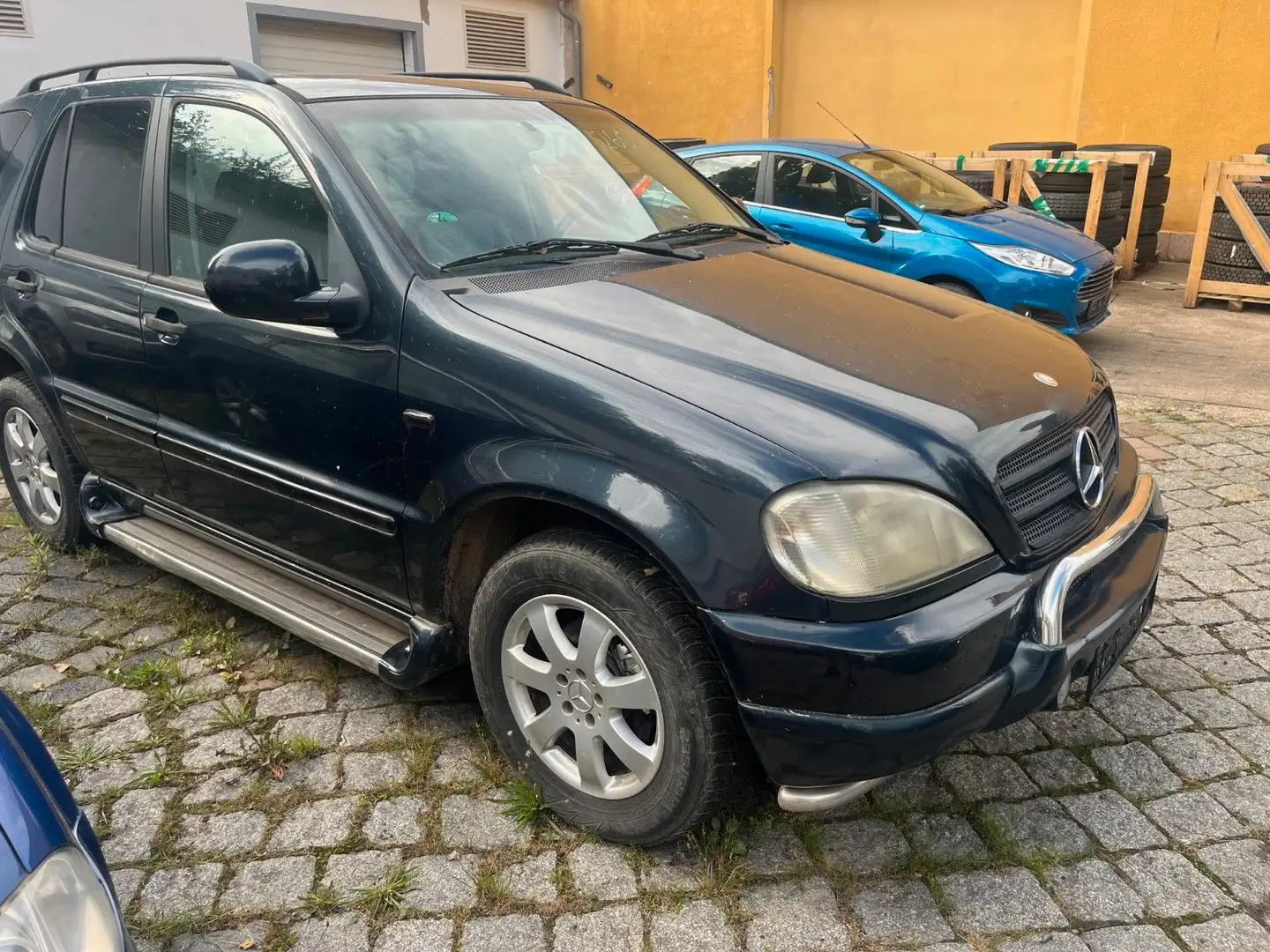 Mercedes-Benz ML 320 AMG Schwarz - 2