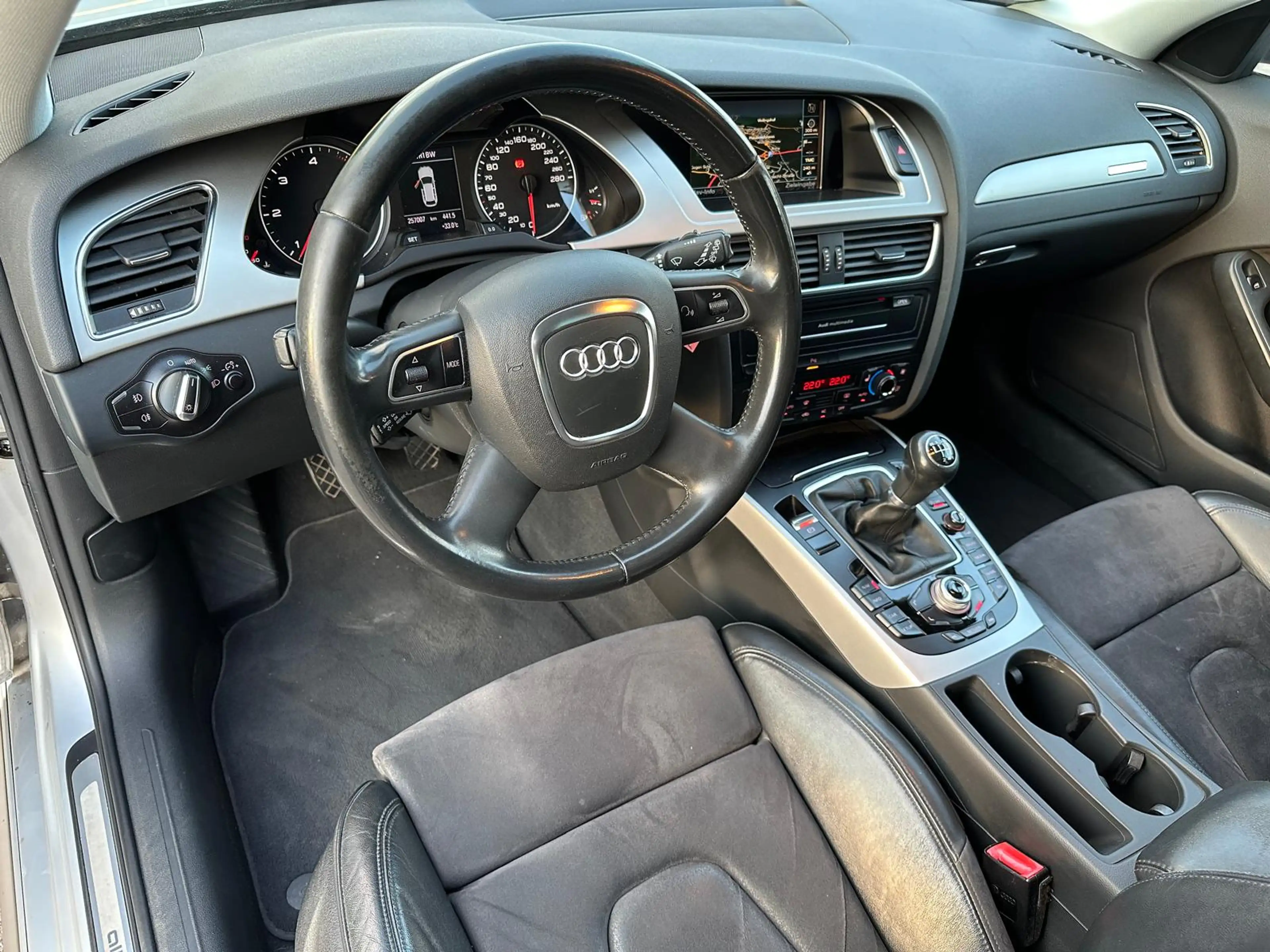 Audi A4 allroad Avant 2.0 TDI Quattro — photo 9