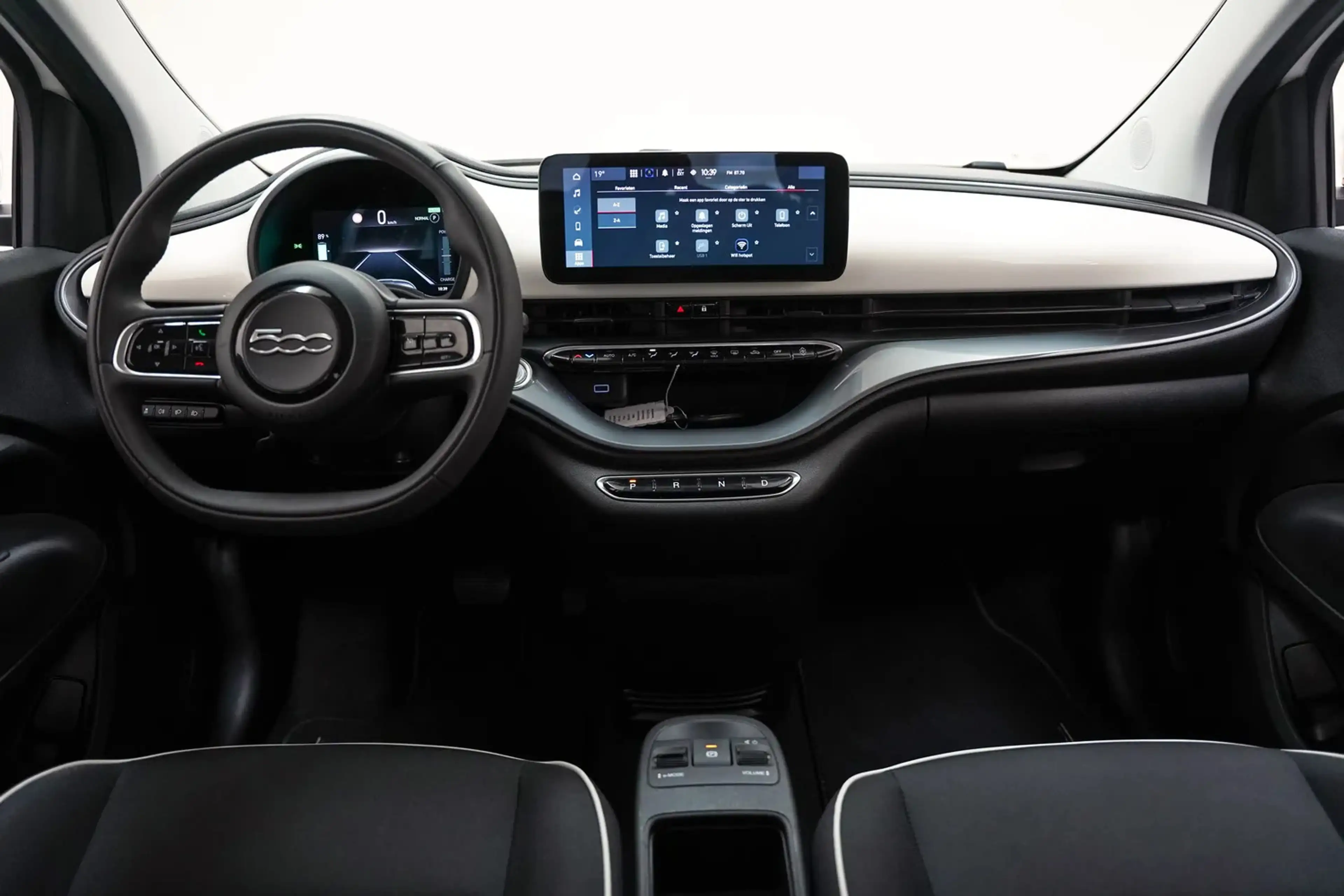 Fiat 500e 3+1 Urban 24 kWh [ Navi Apple Android Clima Cruise — photo 4