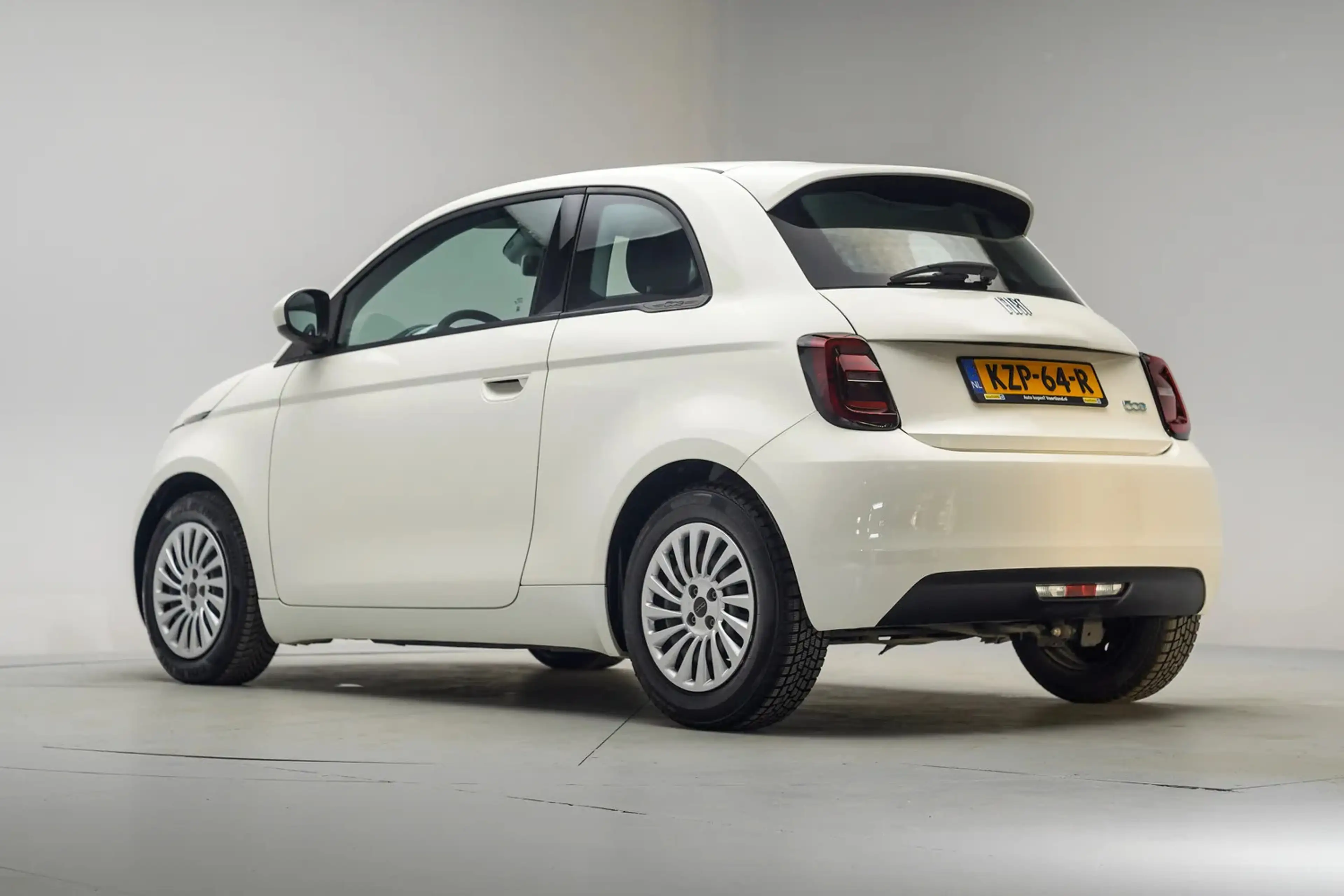 Fiat 500e 3+1 Urban 24 kWh [ Navi Apple Android Clima Cruise — photo 3