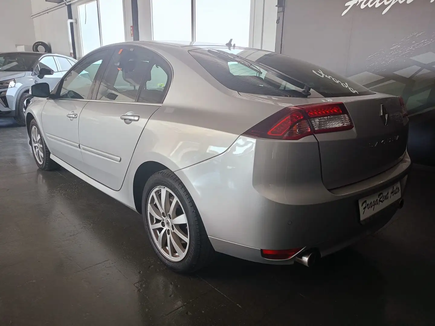 Renault Laguna 2.0dCi Energy Bose Edition 150 Plateado - 2