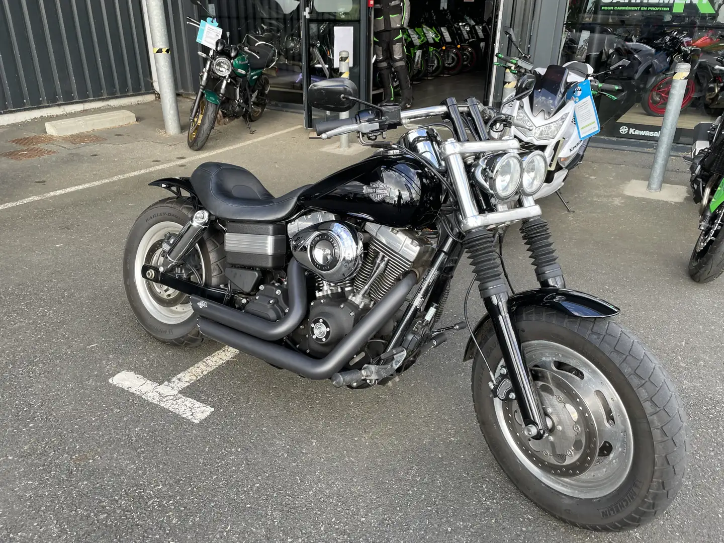 Harley-Davidson Dyna Fat Bob Noir - 1