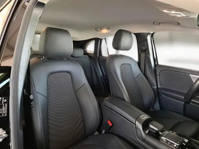 Mercedes-Benz GLA view 10