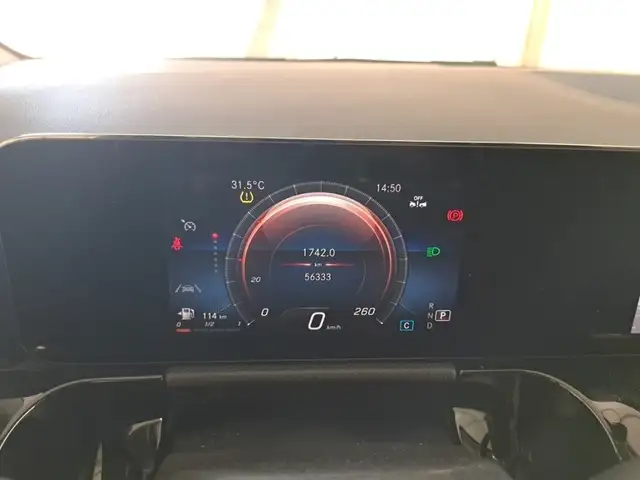 Mercedes-Benz GLA view 8