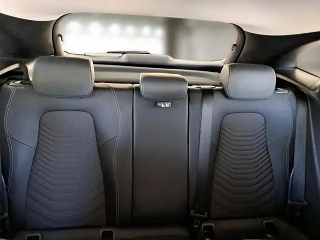 Mercedes-Benz GLA view 11