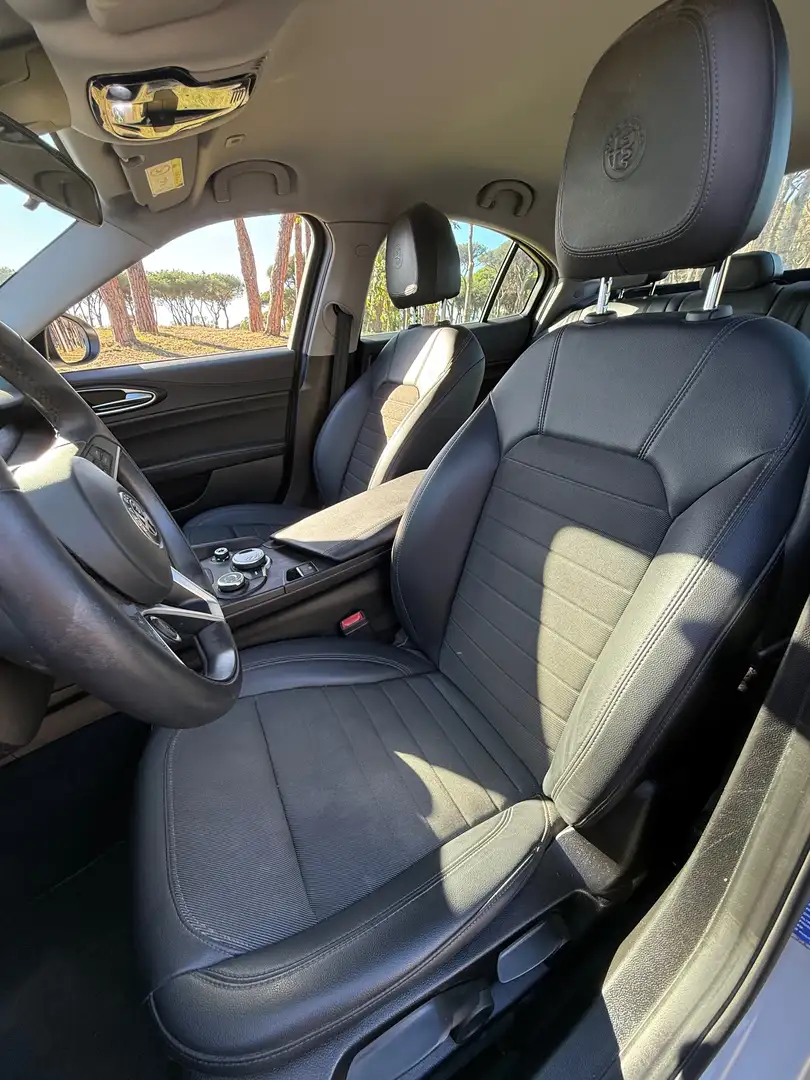 Alfa Romeo Giulia 2.2 t Business Sport Launch Edition 180cv auto Argento - 2