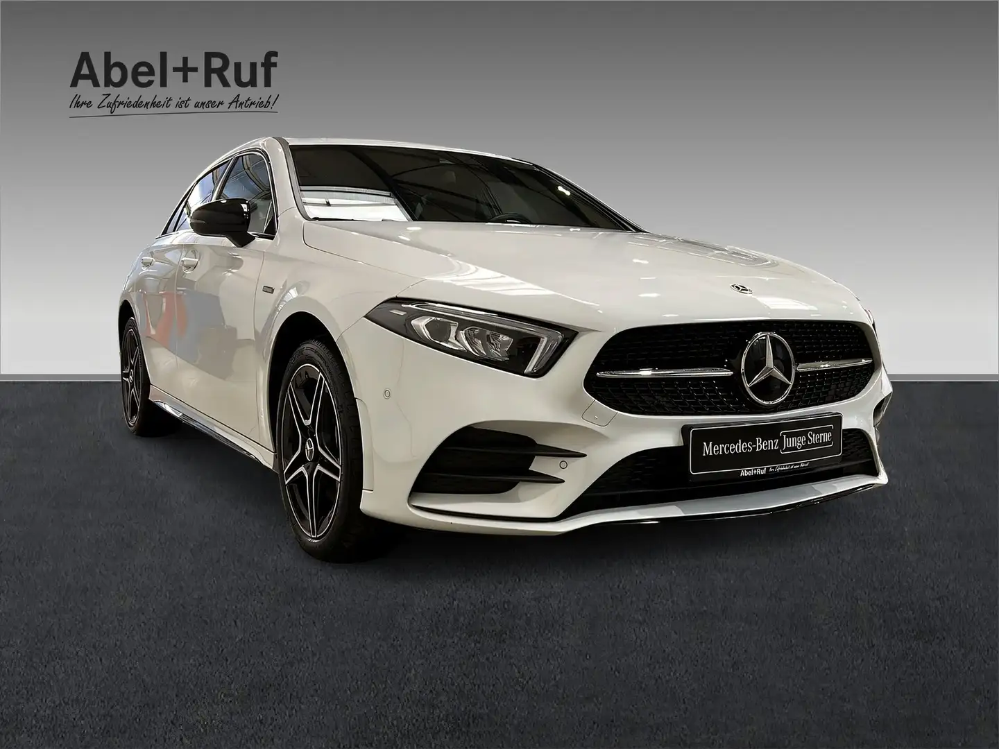 Mercedes-Benz A 250 e AMG+MBUX+LED+NIGHT+PARKTRONIC+Ambi+18" bijela - 2
