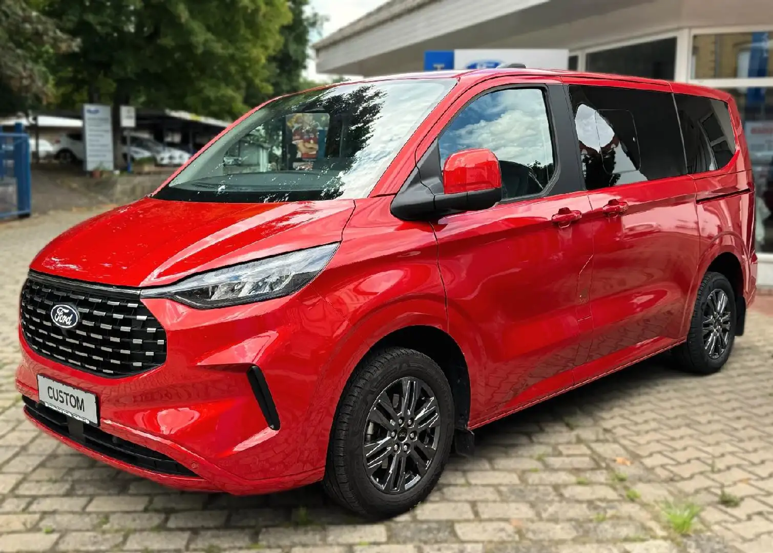 Ford Tourneo Custom 320 L1 Tourneo Titanium FWD Rot - 1