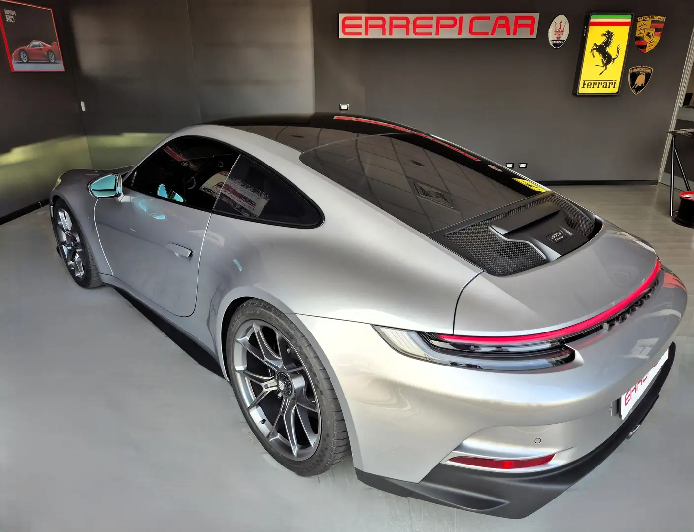 Porsche 992 911 Coupe 4.0 GT3 c/pack Touring PDK PCCB LIFT Zilver - 2