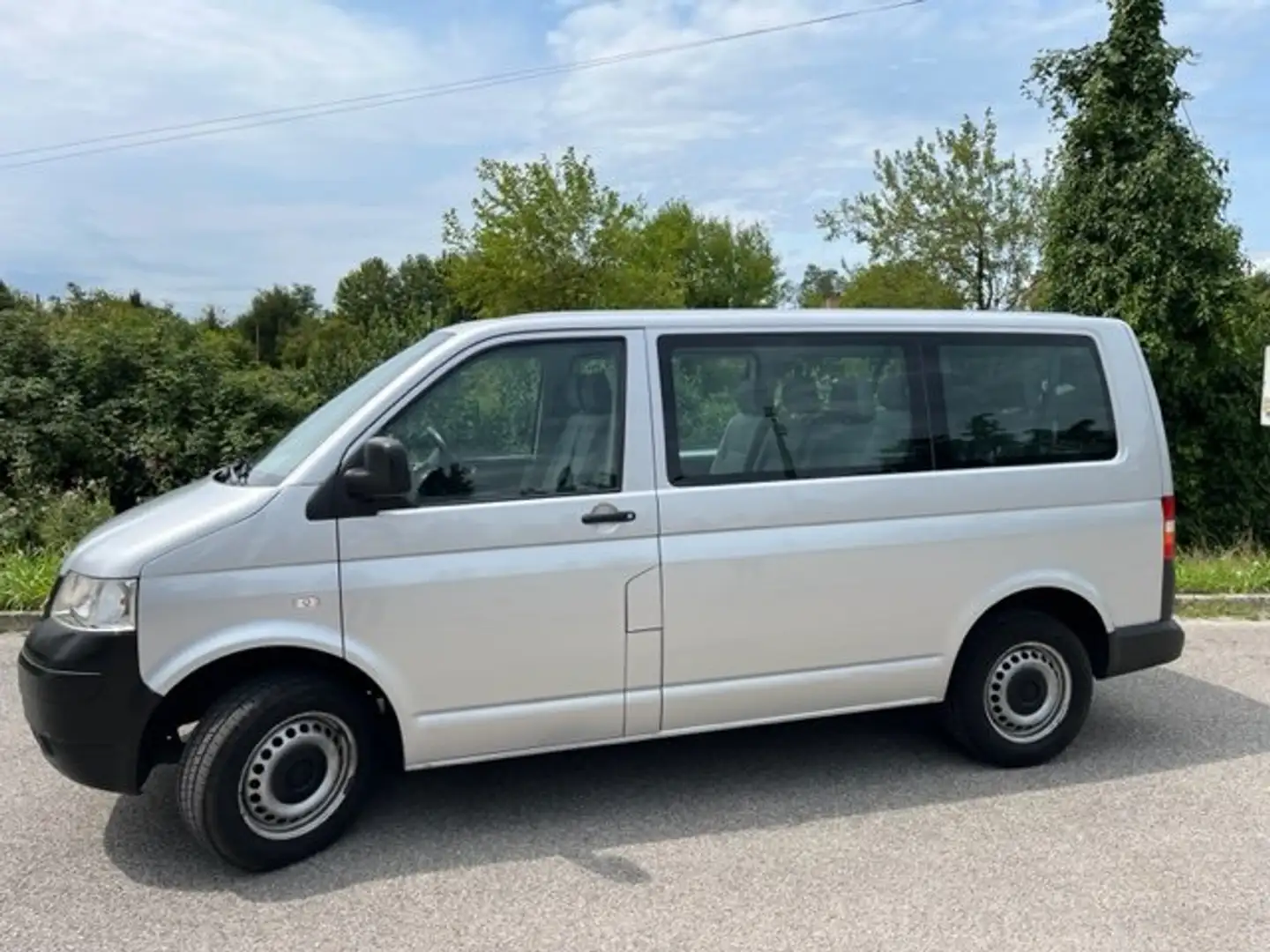 Volkswagen T5 PULMINO 9 posti siva - 2