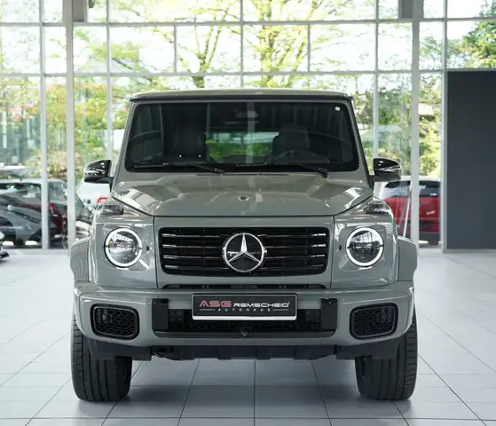 Mercedes-Benz G-Class view 3