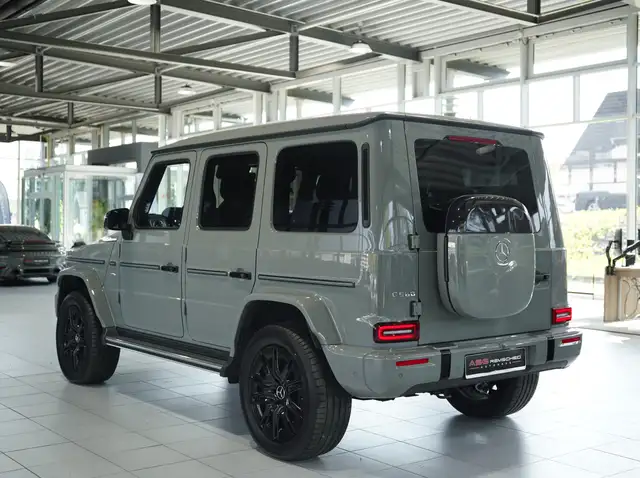 Mercedes-Benz G-Class view 11