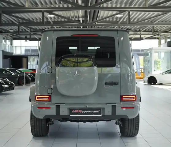 Mercedes-Benz G-Class view 10