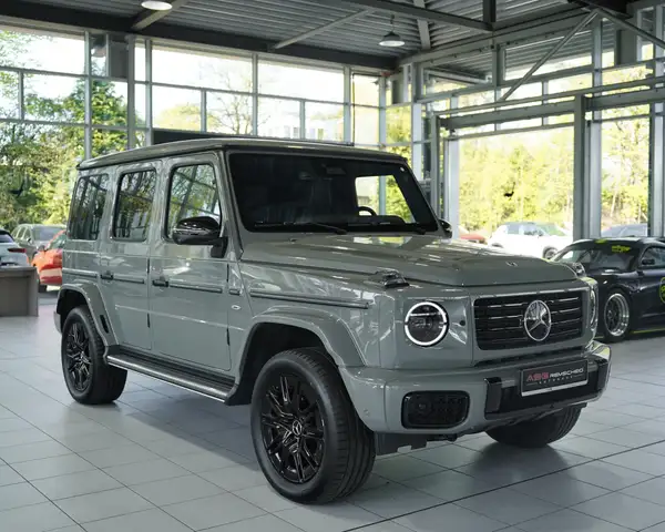 Mercedes-Benz G-Class view 6