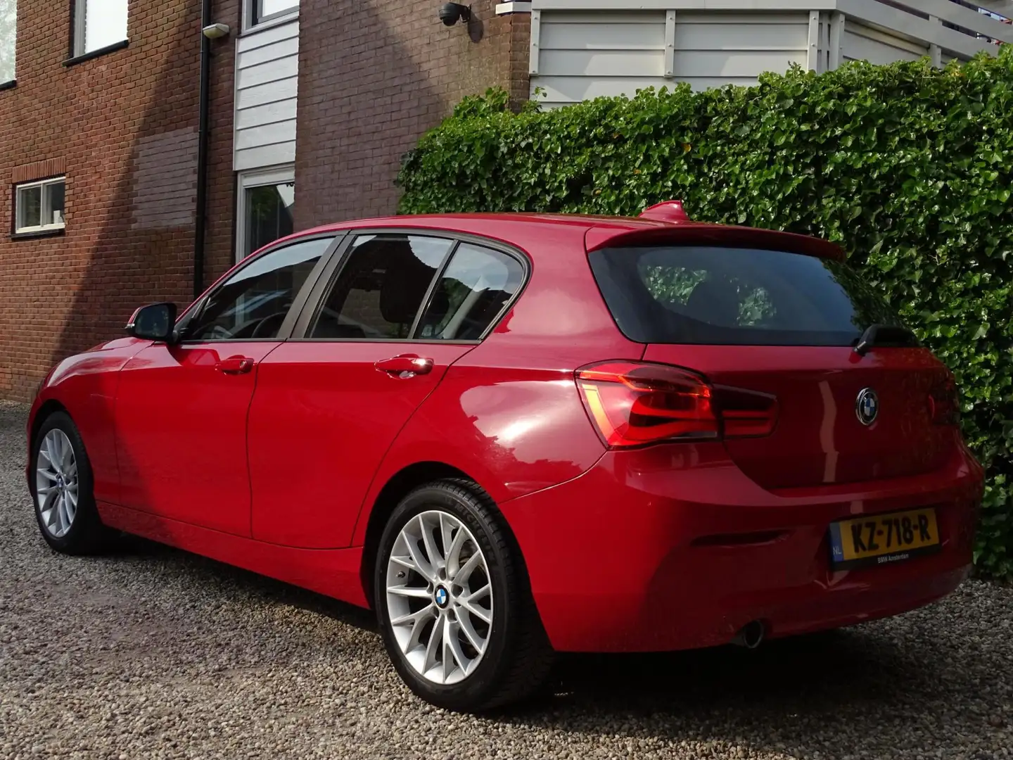 BMW 116 1-serie 116i Essential | Airco | Bluetooth | PDC a Rot - 2