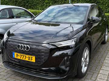 Q4 e-tron L ed S Com 77 kWh