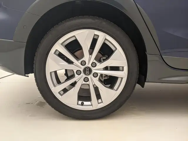 Audi A3 view 9