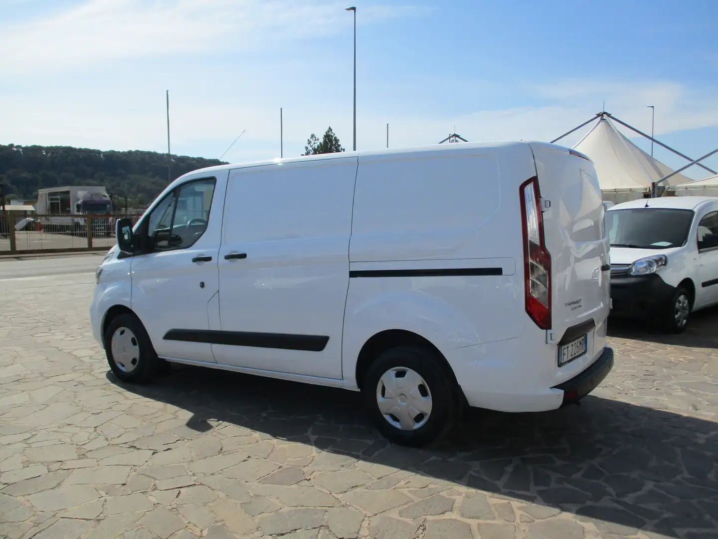Ford Transit Custom 2.0 TDCI 130CV - DOPPIA PORTA LATERALE Bianco - 2