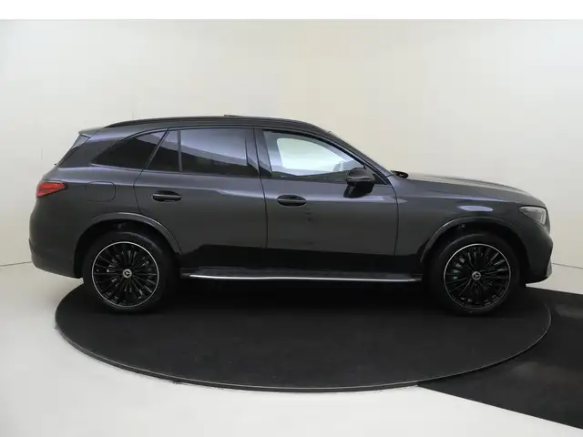 Mercedes-Benz GLC view 9