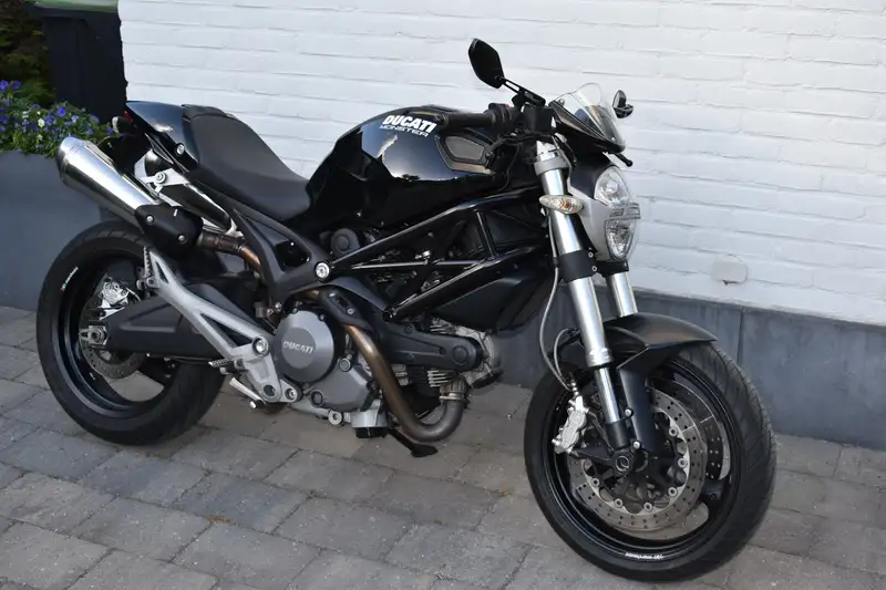 Ducati Monster 696 - foto 4