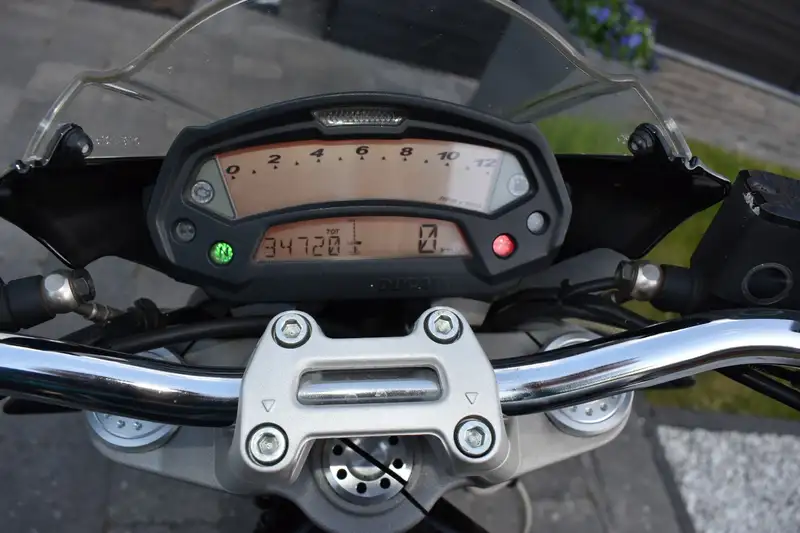 Ducati Monster 696 - foto 8