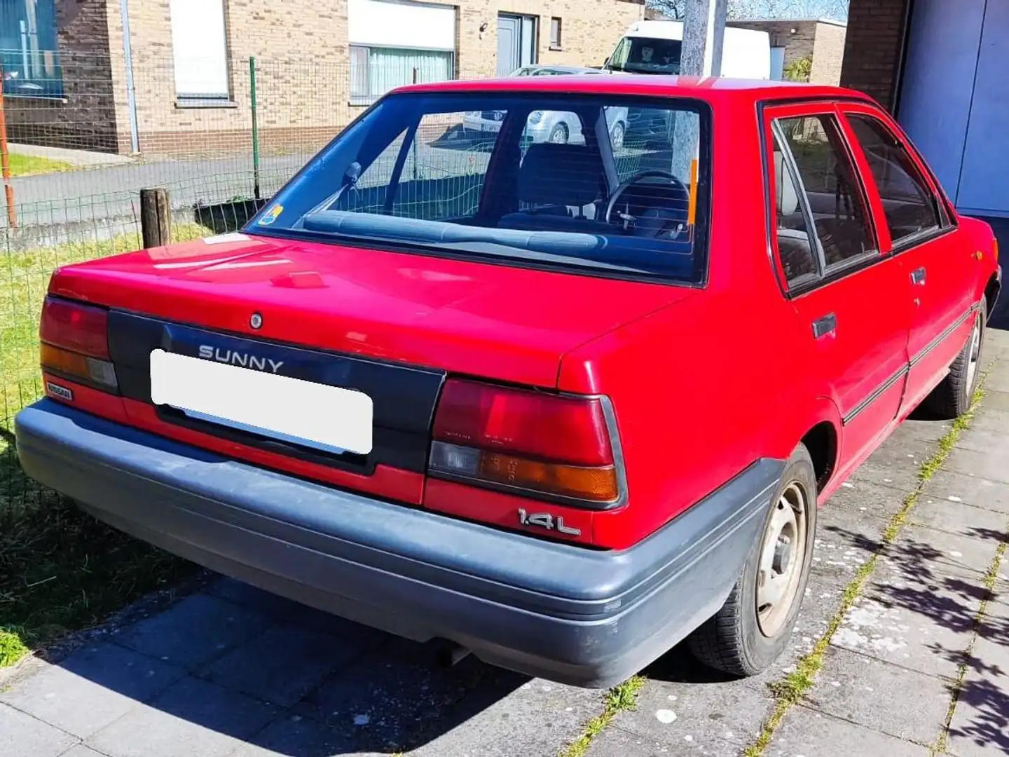 Nissan Sunny Rojo - 2