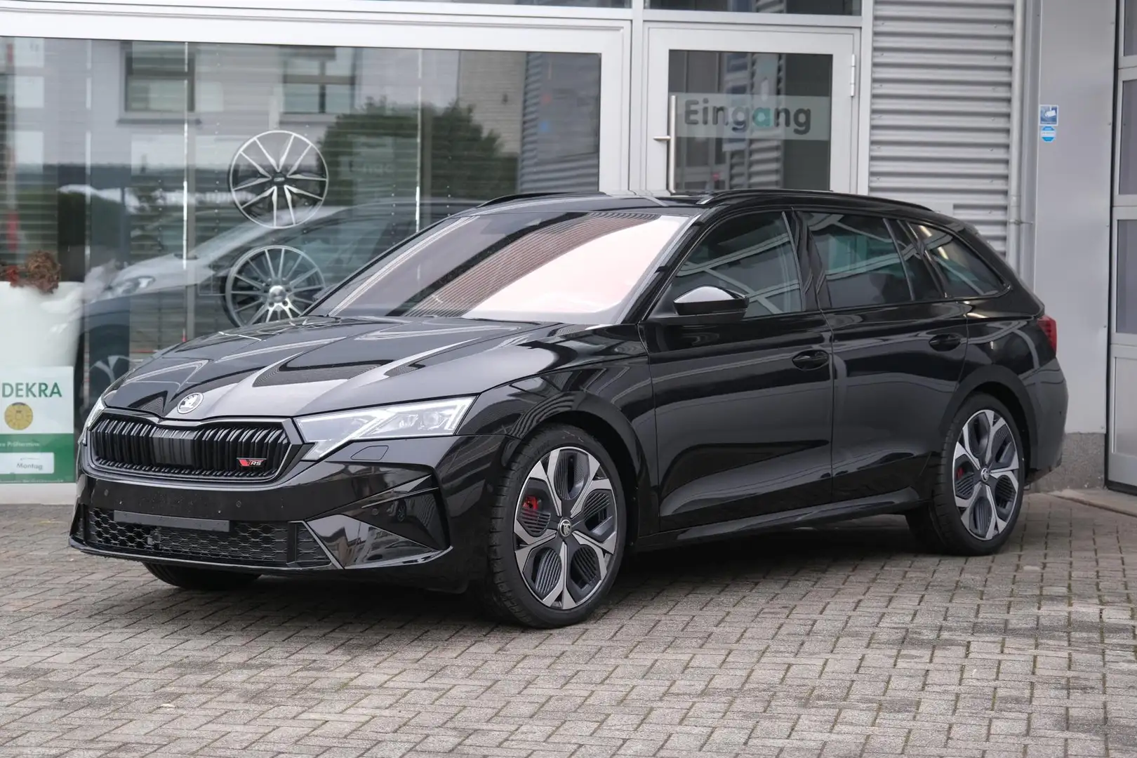 Skoda Octavia Combi RS 2.0TSI DSG Facelift AHK Pano Head-up 1... Schwarz - 1