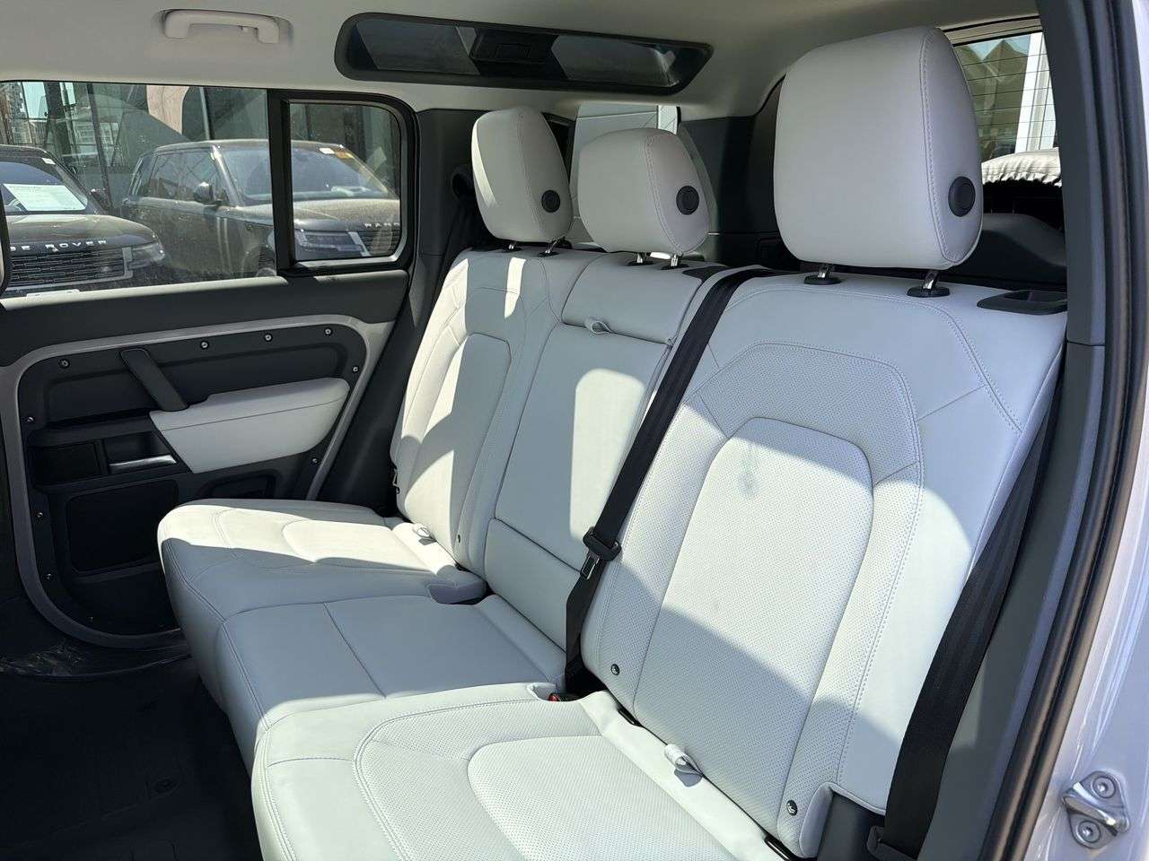 2026 Land Rover Defender 110 P300 S thumb 20