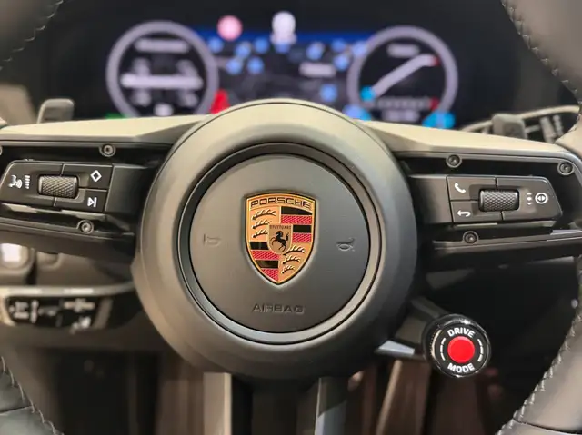 Porsche 911 view 21