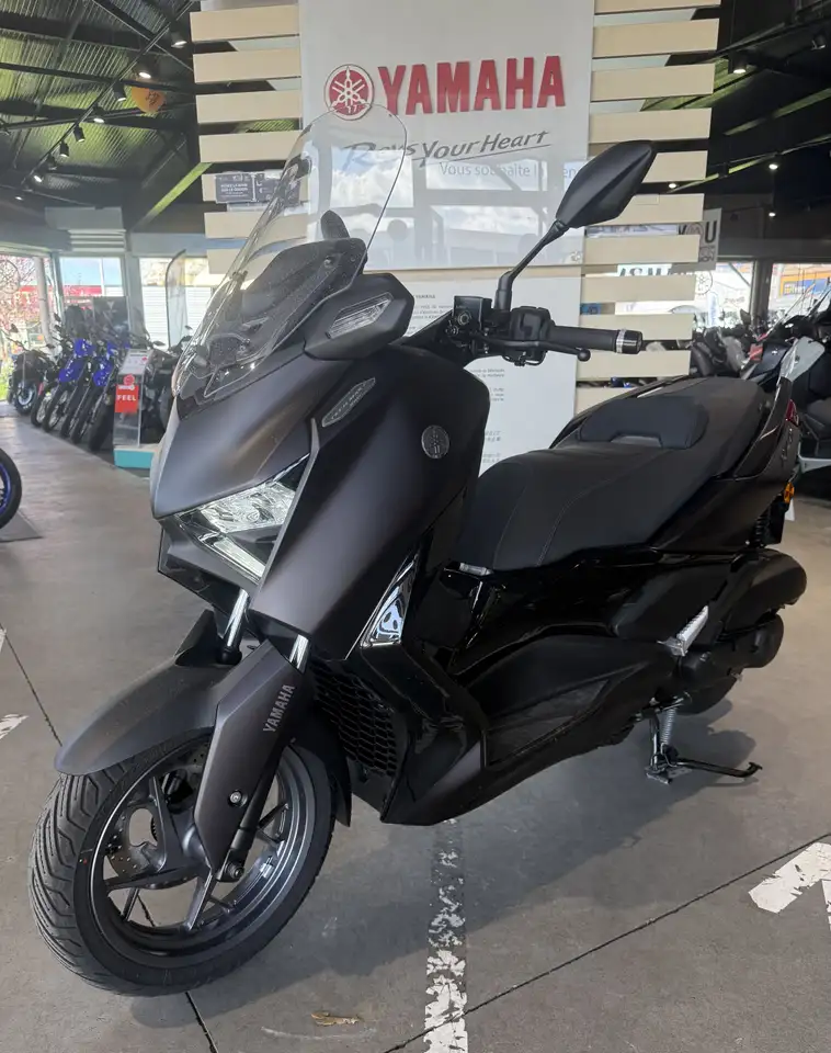 Yamaha X-Max 125